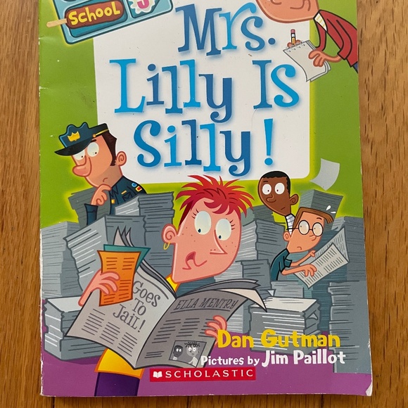 7 Dan Gutman “Weird School” Funny Kids’ Books - Picture 3 of 8